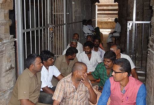 பழனி மலைக்கோயிலில் நாயக்கர் மண்டபத்தில் மாறுதல்கள் மேற்கொள்ள பல்வேறு அமைப்புகள் எதிர்ப்பு